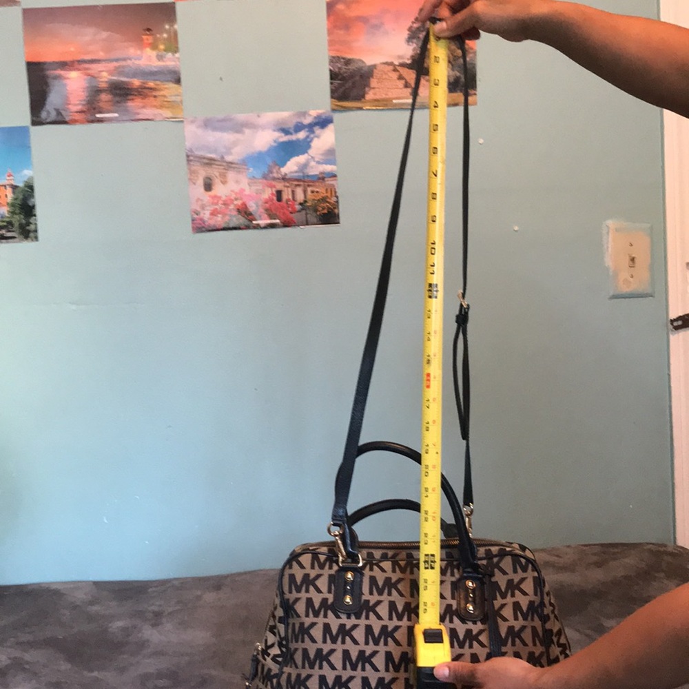 Michael Kors purse - Picture 10 of 11